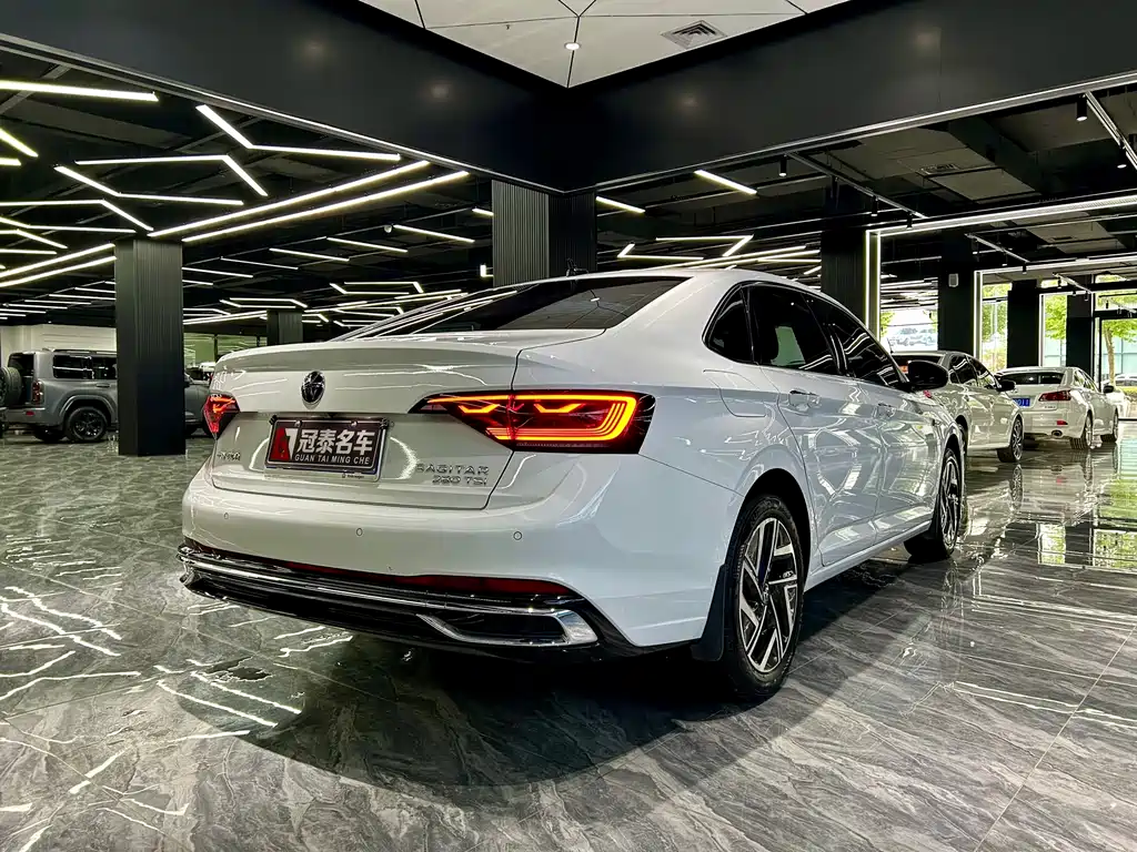 Volkswagen Sagitar 2022