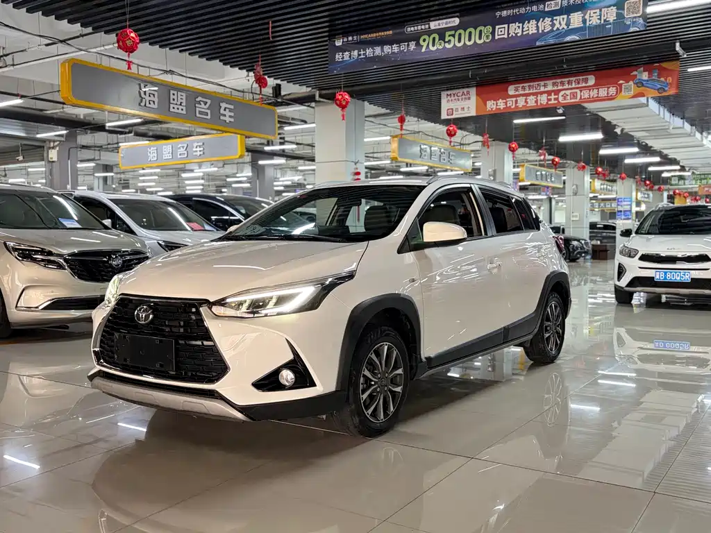 Toyota Yaris L 2023