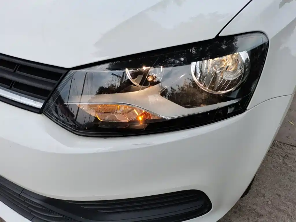 Volkswagen Polo 2016 — фото 24