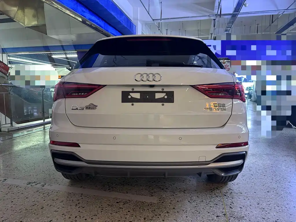 Audi Q3 2022 — фото 14