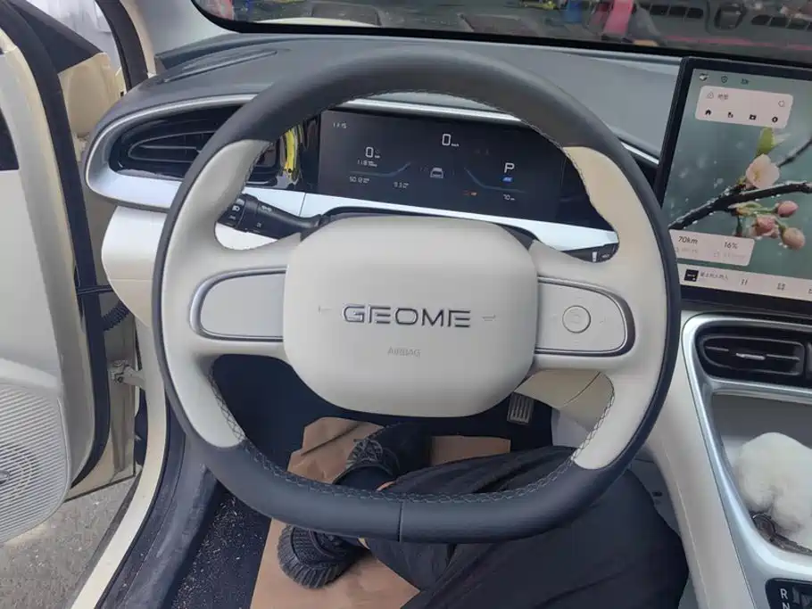 Geely Galaxy Starwish 2026 — фото 15