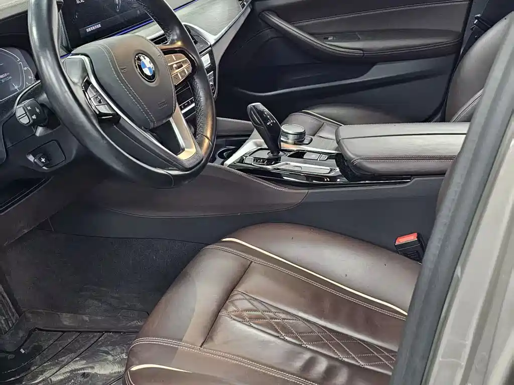 BMW 5 Series New Energy 2019 — фото 7
