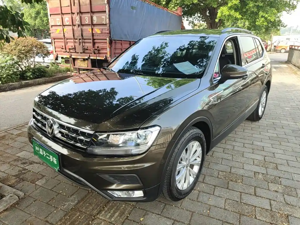 Volkswagen Tiguan L 2017 — фото 2