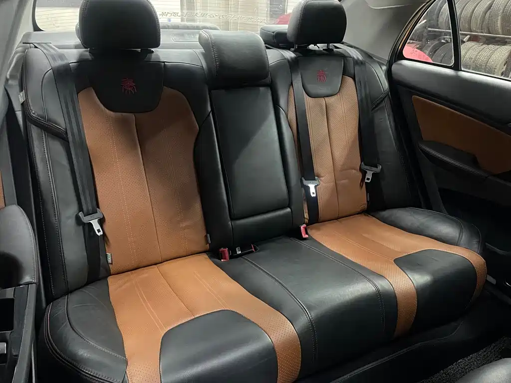 BYD Qin NEV 2015 — фото 31