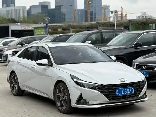 Hyundai Elantra 2021