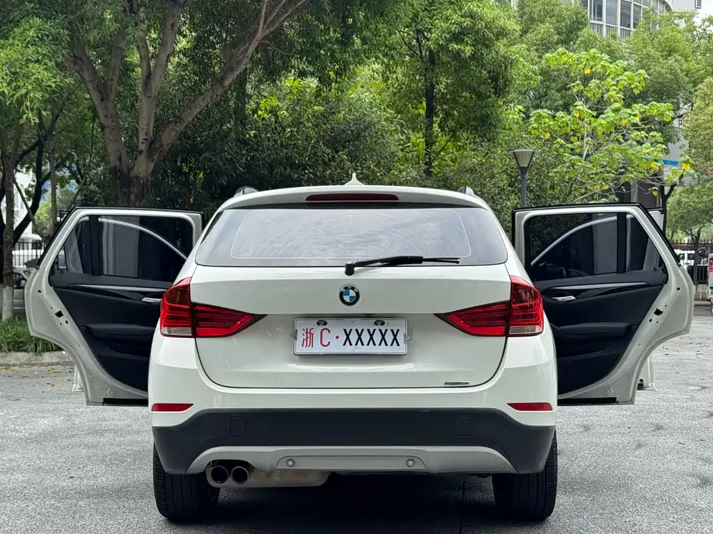 BMW X1 2015 — фото 9
