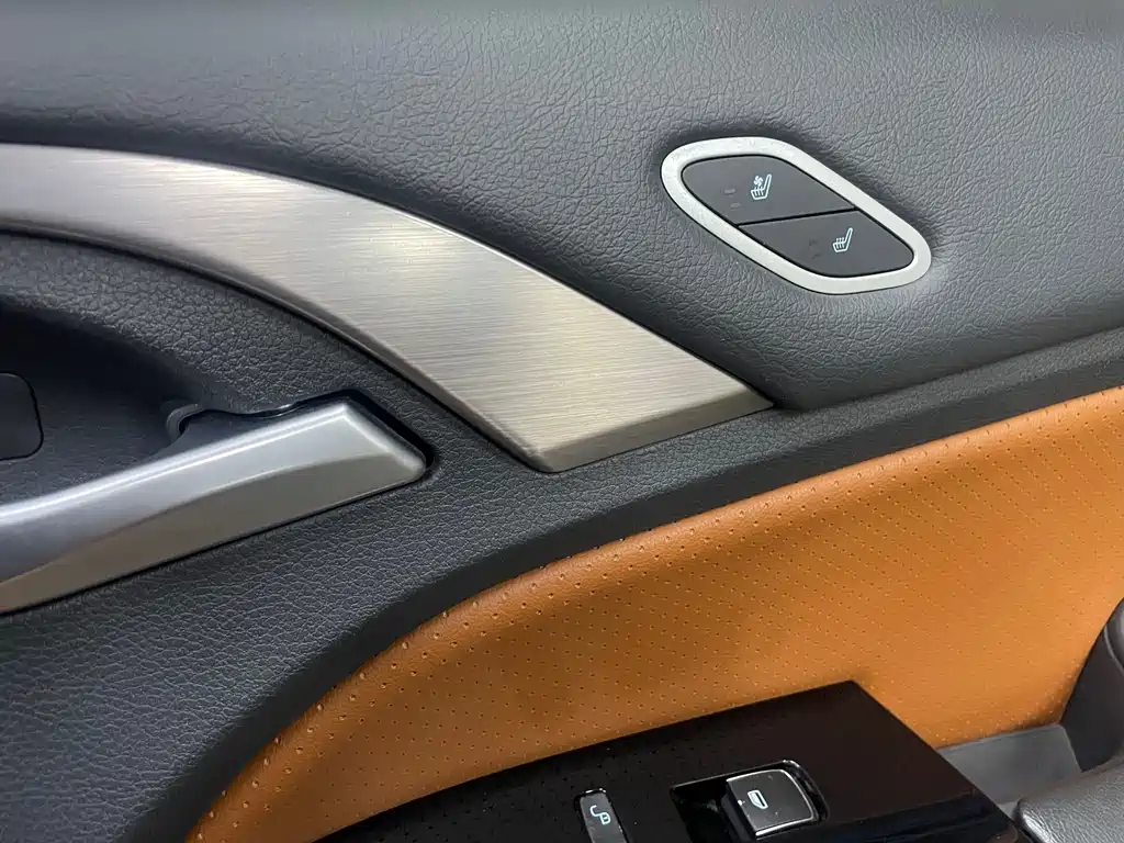 BYD Qin NEV 2015 — фото 21