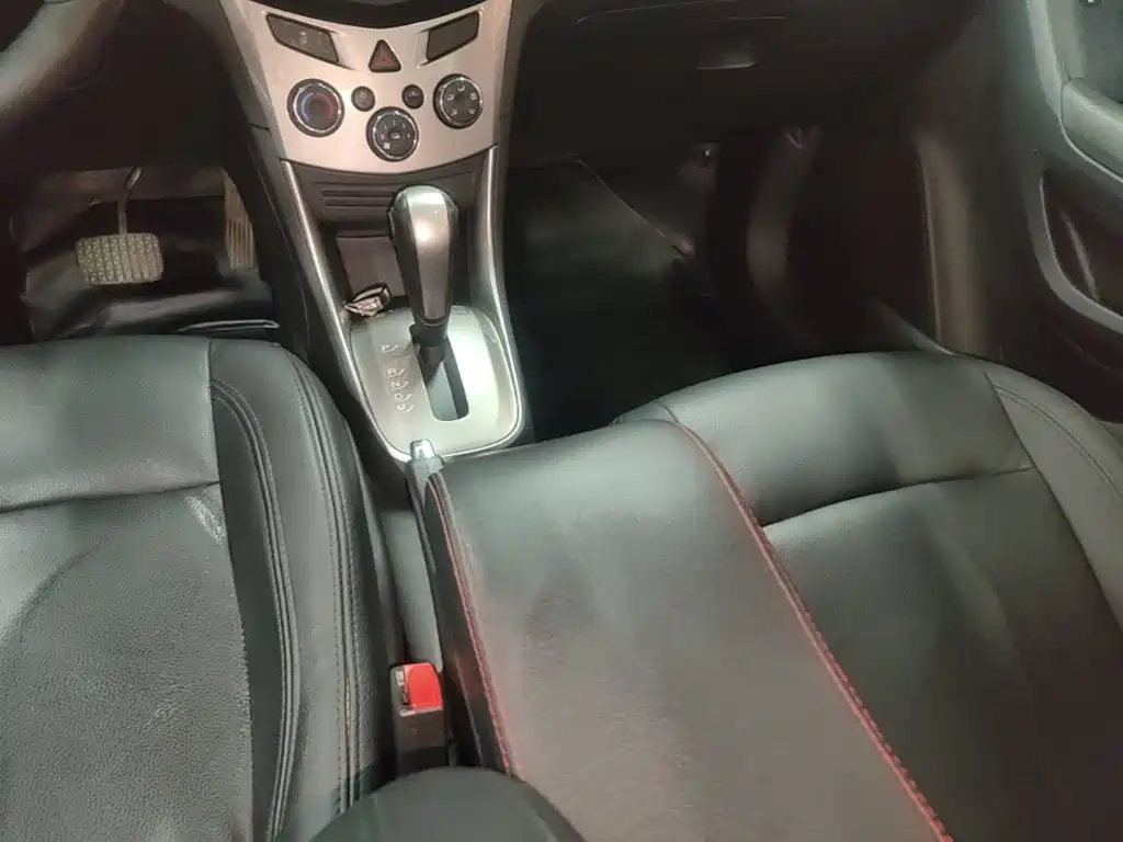 Chevrolet Trax 2015 — фото 14