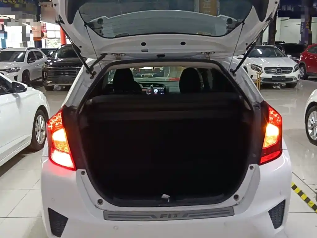 Honda Fit 2015 — фото 19