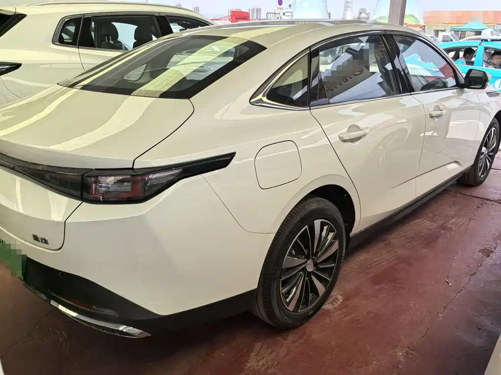 Changan Eado PHEV 2026 — фото 6