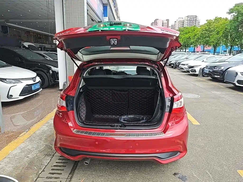 Nissan Tiida 2019 — фото 19