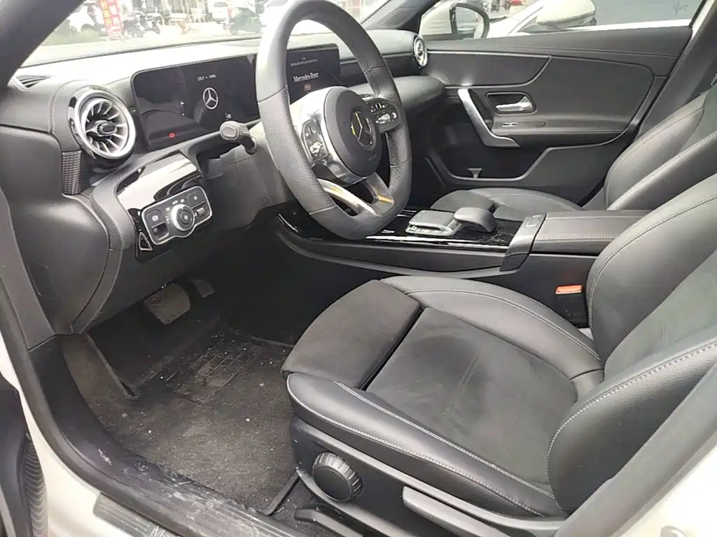 Mercedes-Benz A-Class 2022 — фото 15
