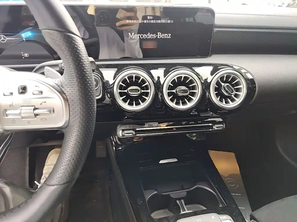 Mercedes-Benz A-Class 2022 — фото 10