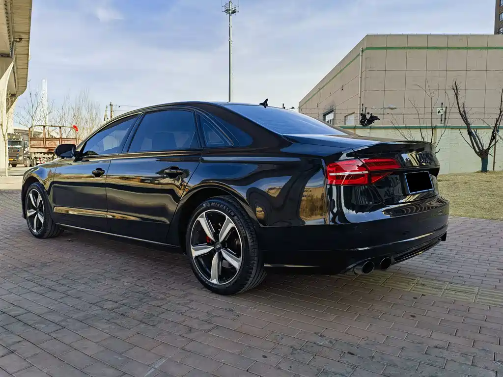 Audi A8 2017 — фото 6
