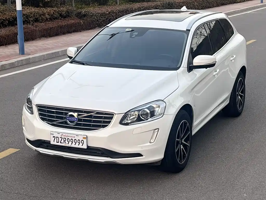 Volvo XC60 2016 — фото 11