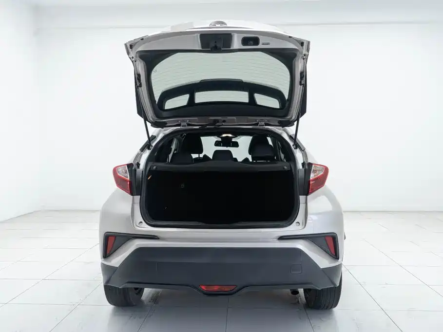 Toyota C-HR 2020 — фото 17