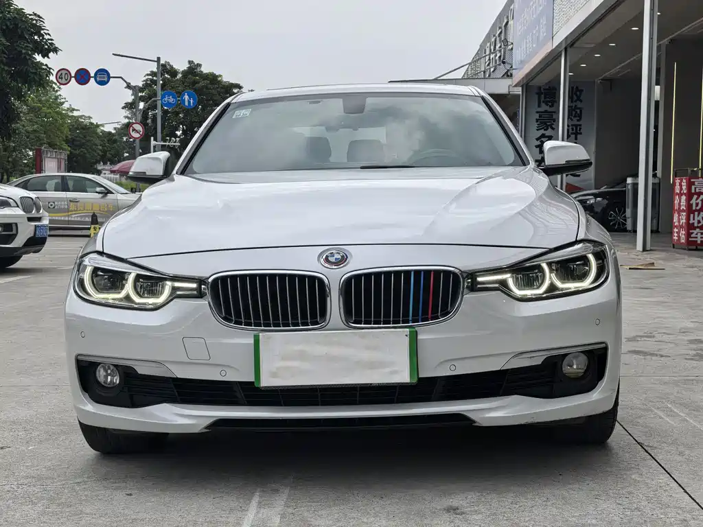 BMW 3 Series 2018 — фото 2