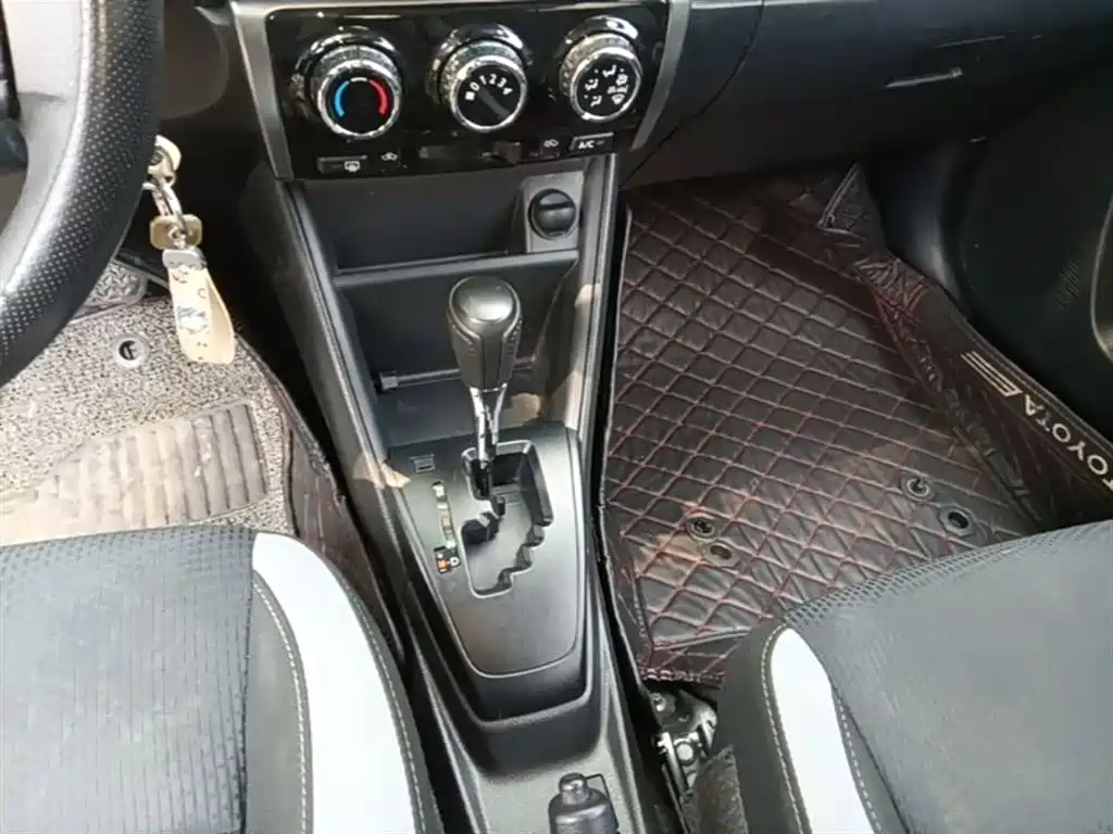 Toyota Yaris L 2021 — фото 14