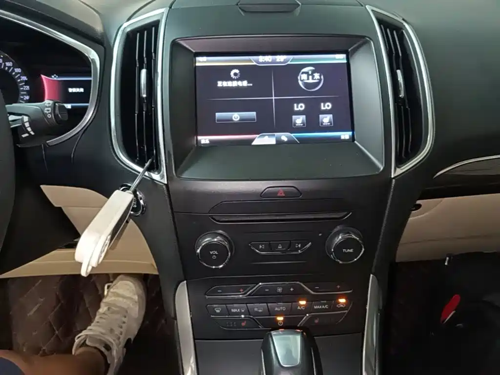 Ford Edge 2015 — фото 13