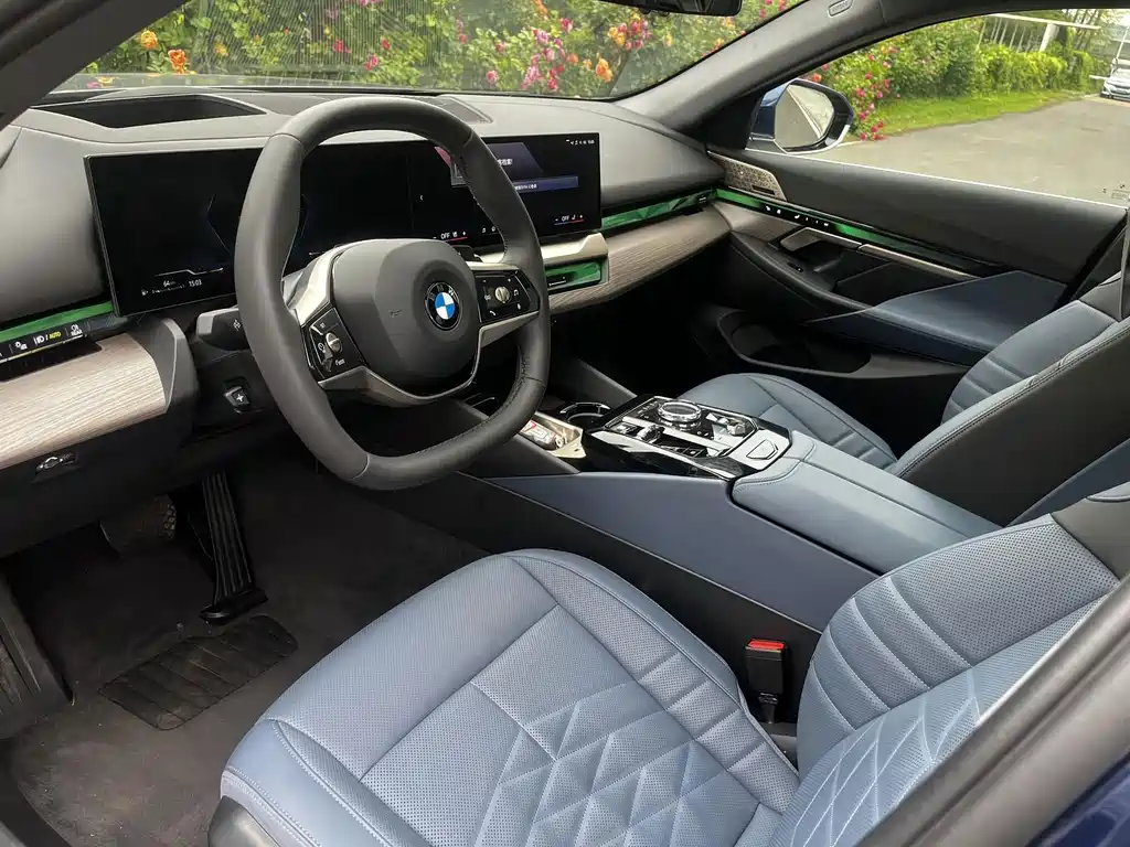 BMW 5 Series 2024 — фото 12