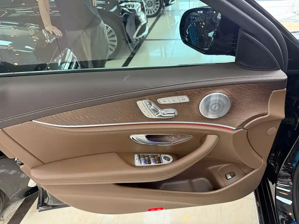Mercedes-Benz E-Class 2020 — фото 4