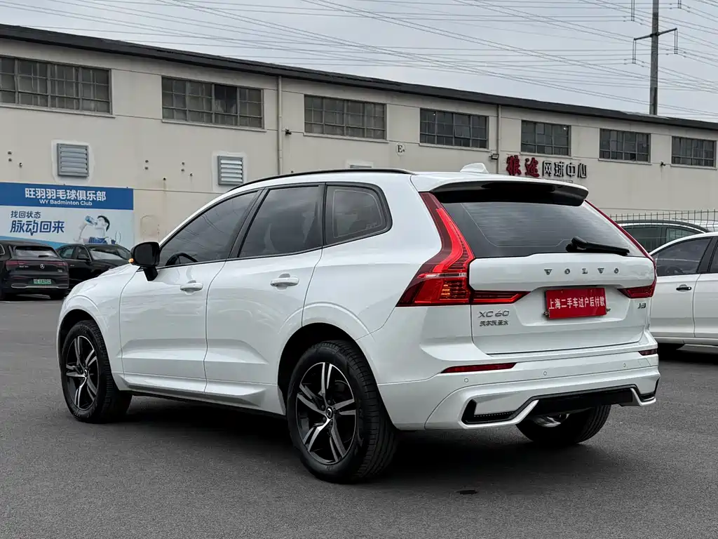 Volvo XC60 2022 — фото 26