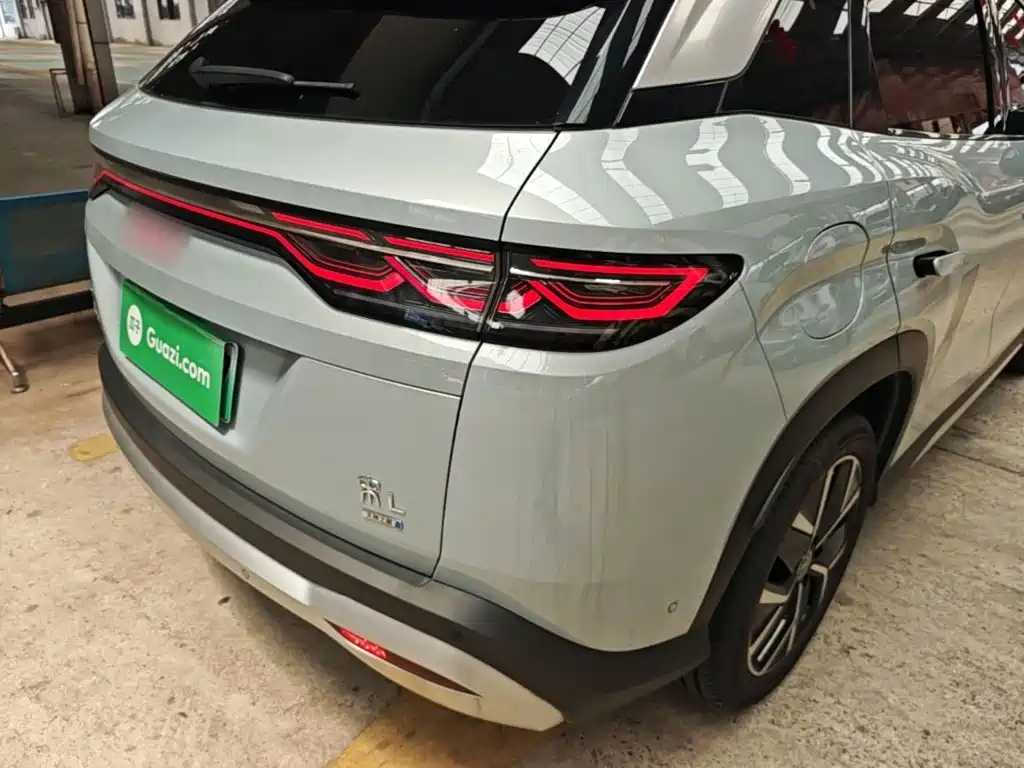 BYD Song L DM-i 2025 — фото 8
