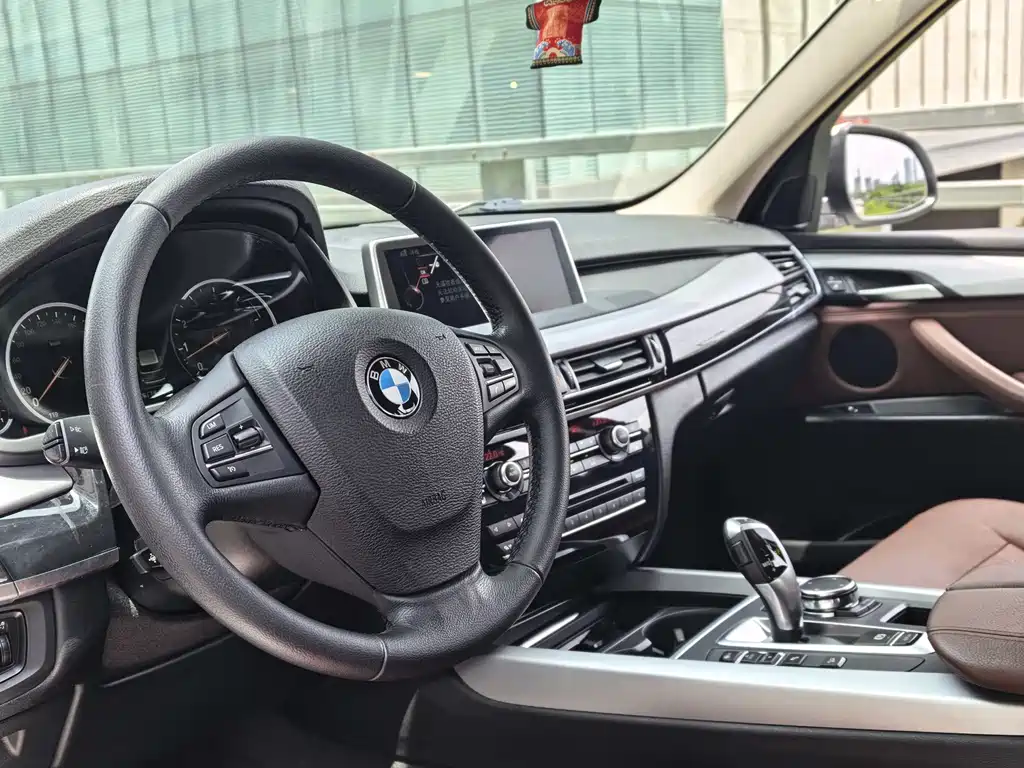 BMW X5 2018 — фото 12