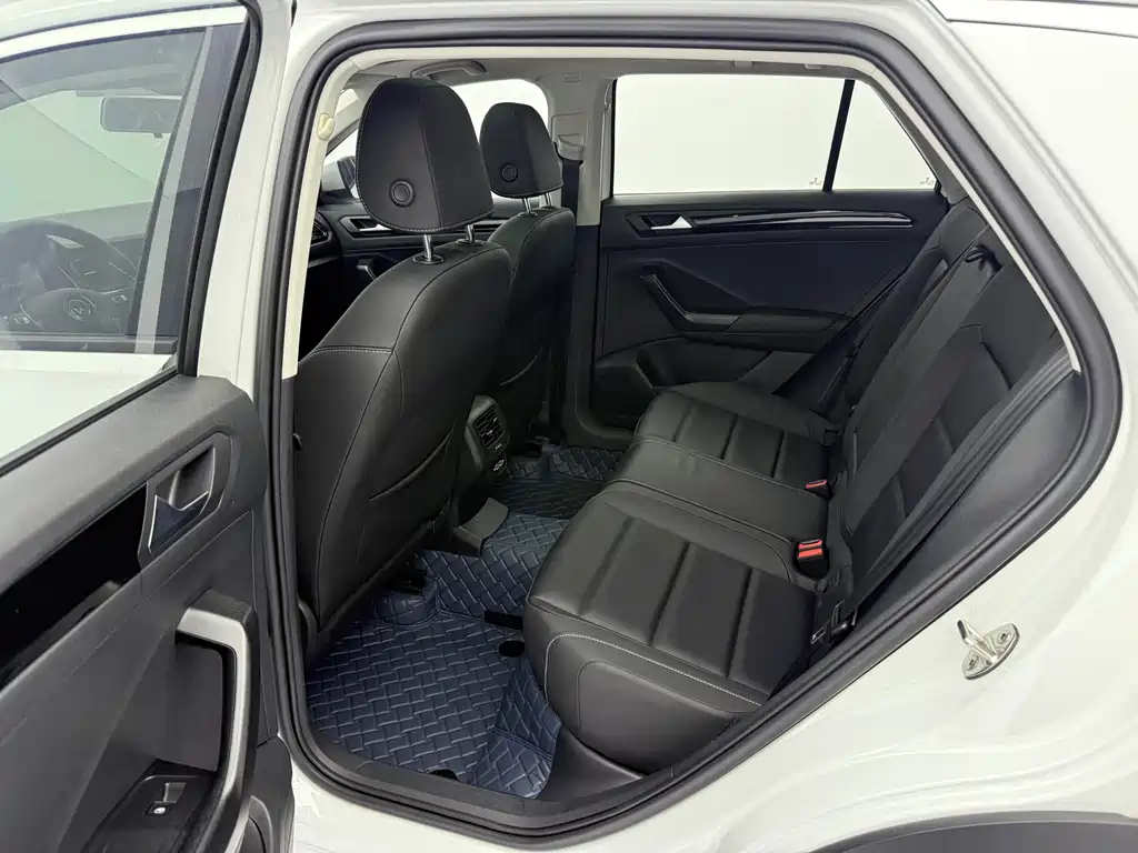 Volkswagen T-Roc 2022 — фото 12