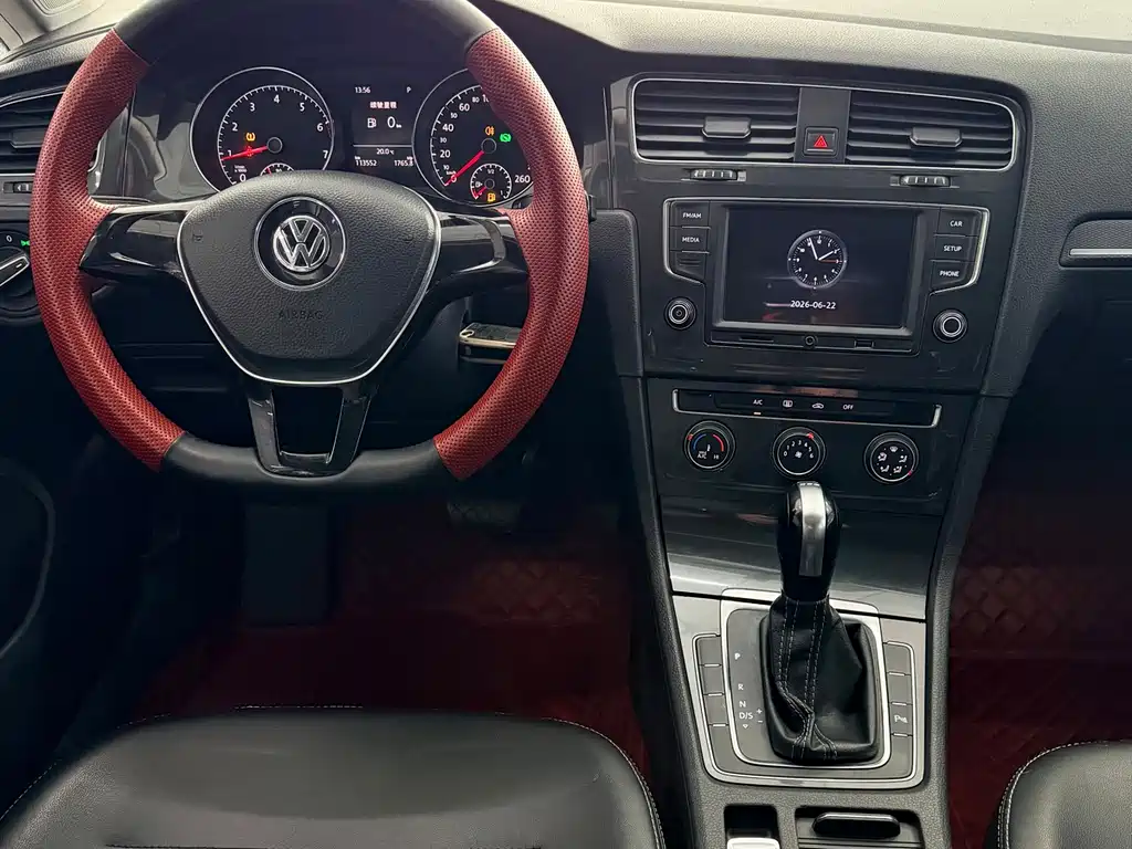Volkswagen Golf 2017 — фото 12