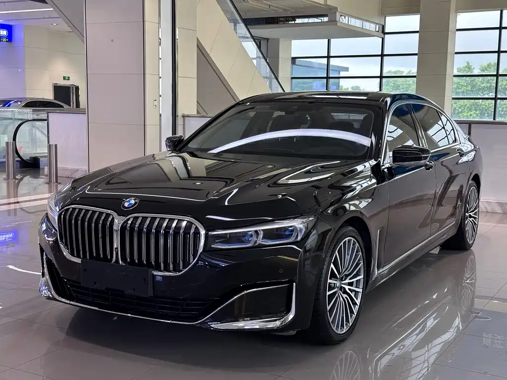 BMW 7 Series 2020 — фото 1