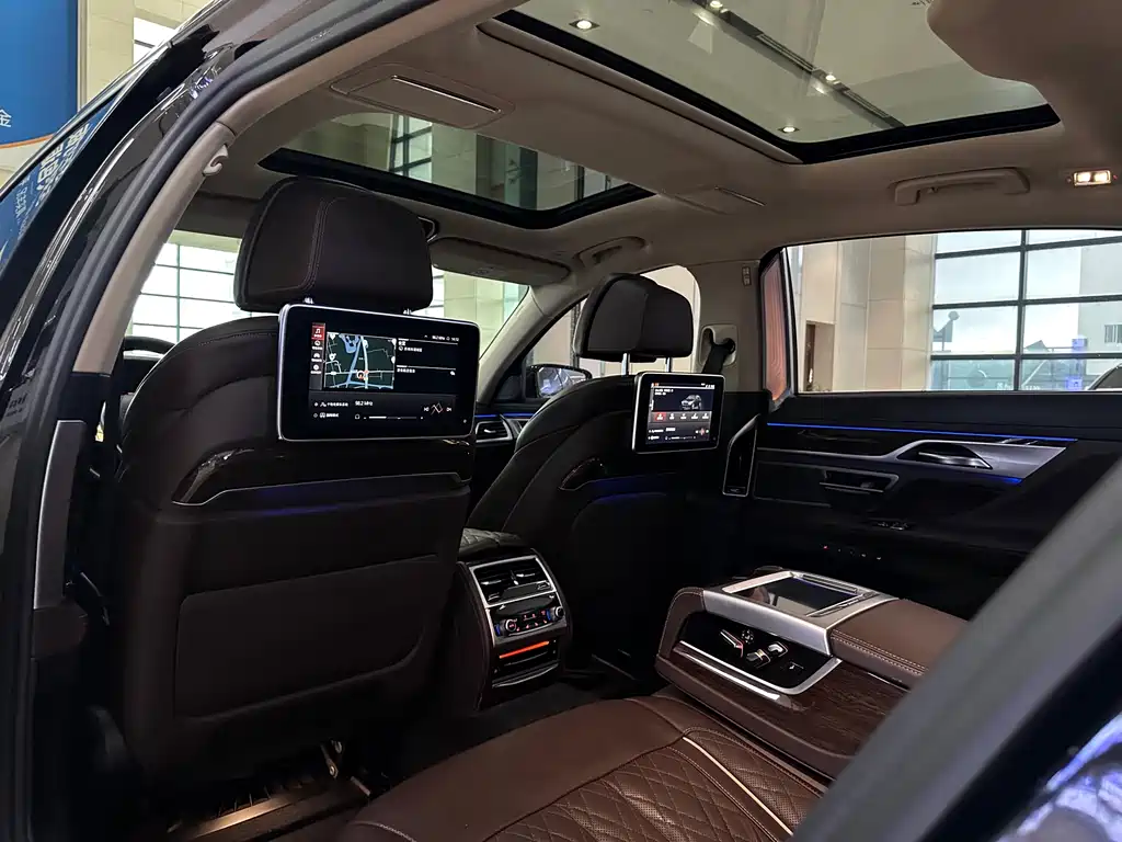 BMW 7 Series 2020 — фото 18