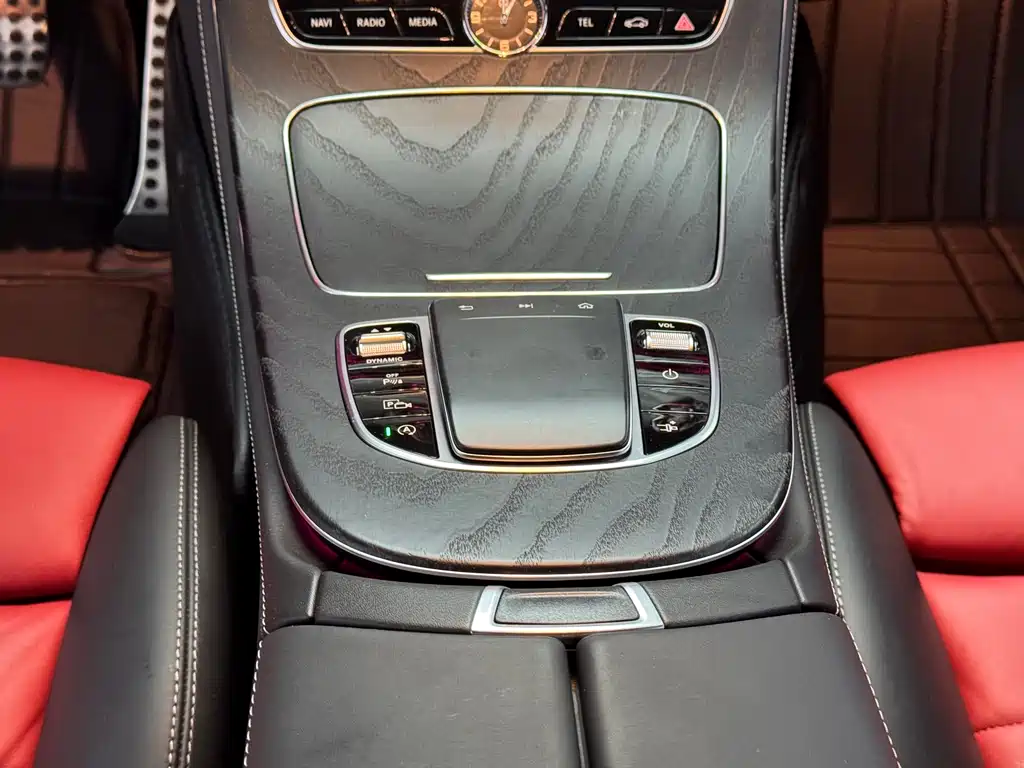 Mercedes-Benz E-Class 2019 — фото 13