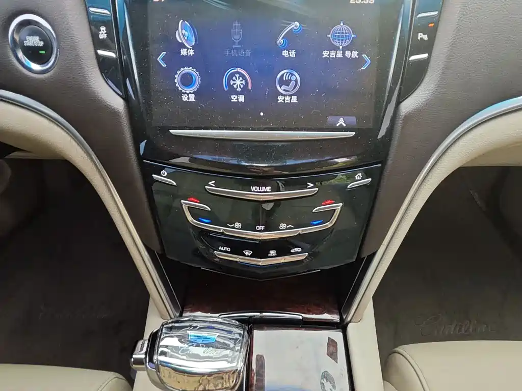 Cadillac XTS 2015 — фото 14
