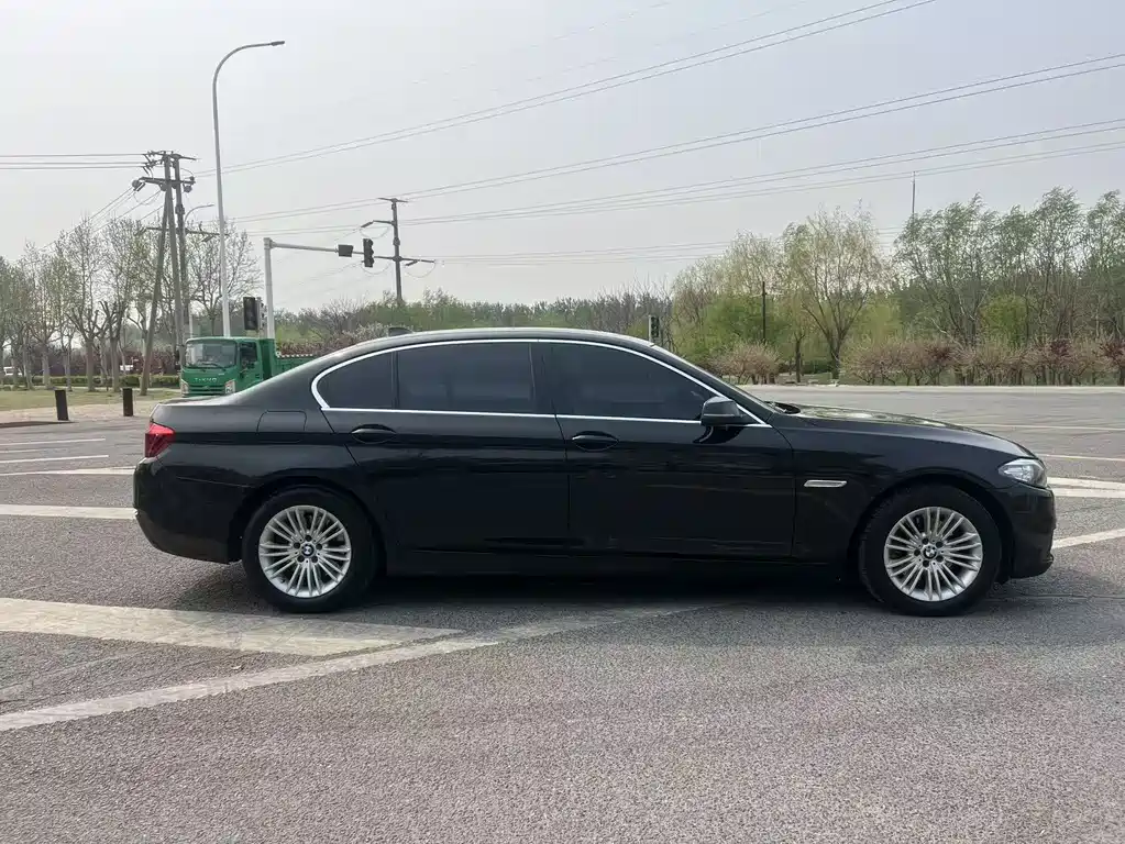 BMW 5 Series 2015 — фото 4