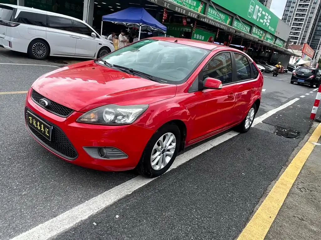 Ford Focus 2014 — фото 1