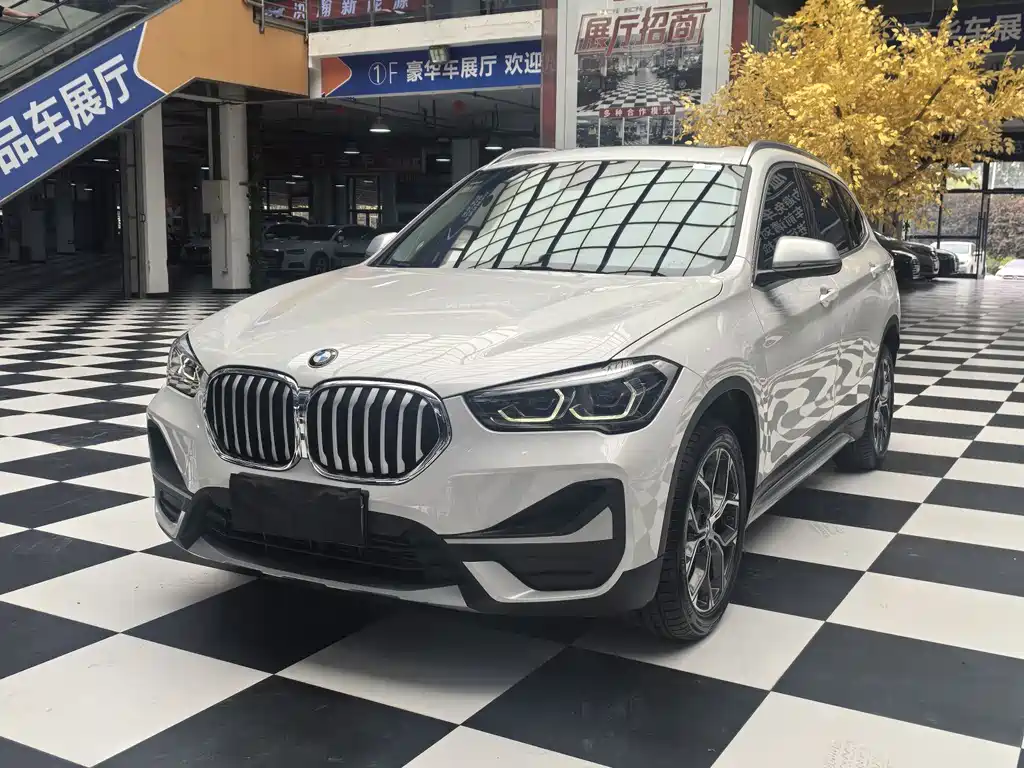 BMW X1 2022 — фото 1