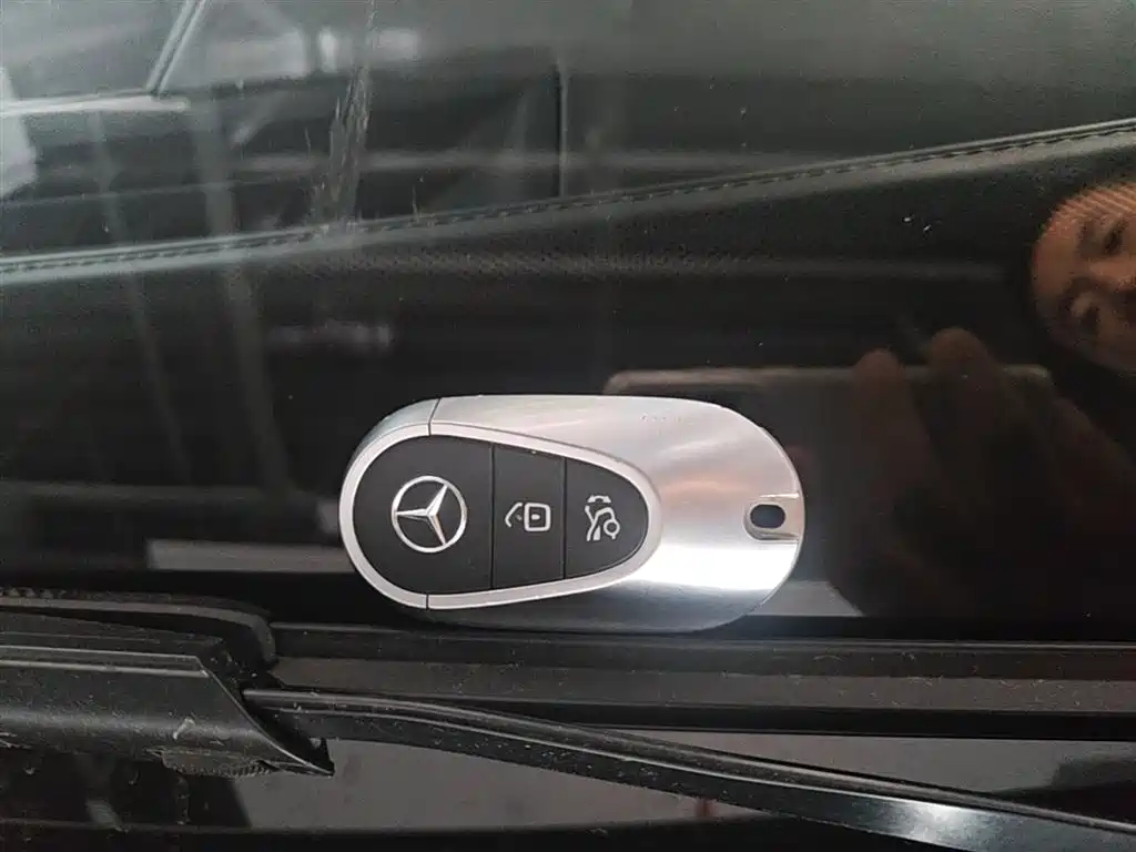 Mercedes-Benz C-Class 2023 — фото 9