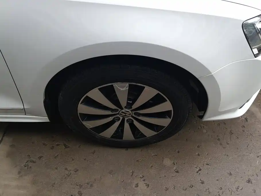Volkswagen Sagitar 2018