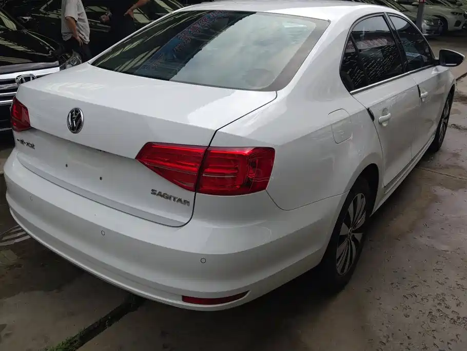 Volkswagen Sagitar 2018