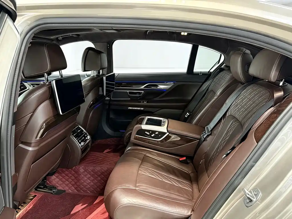 BMW 7 Series 2016 — фото 7