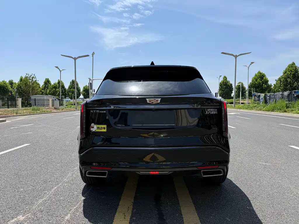 Cadillac XT5 2025 — фото 11