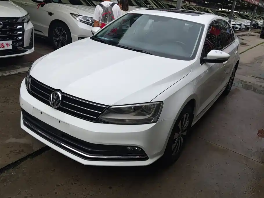 Volkswagen Sagitar 2018