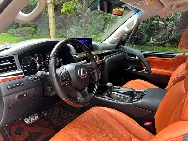 Lexus LX 2019