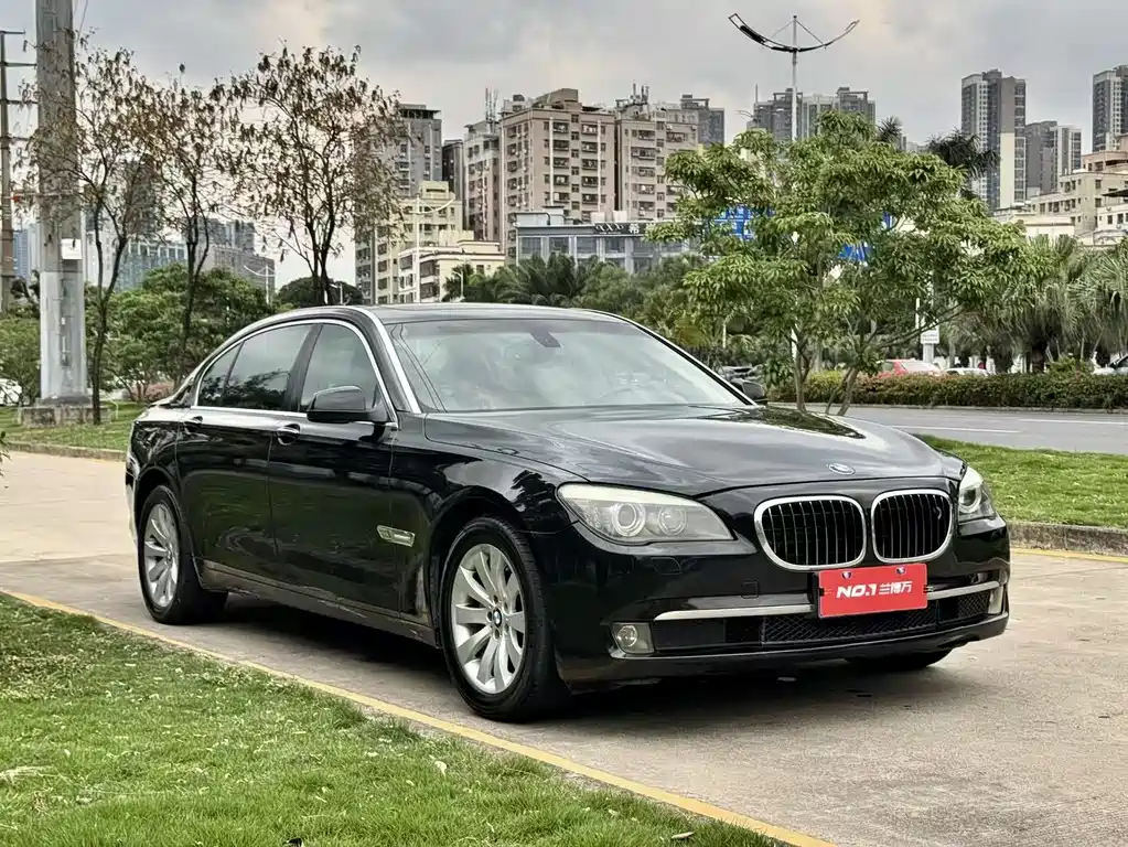BMW 7 Series 2009 — фото 12