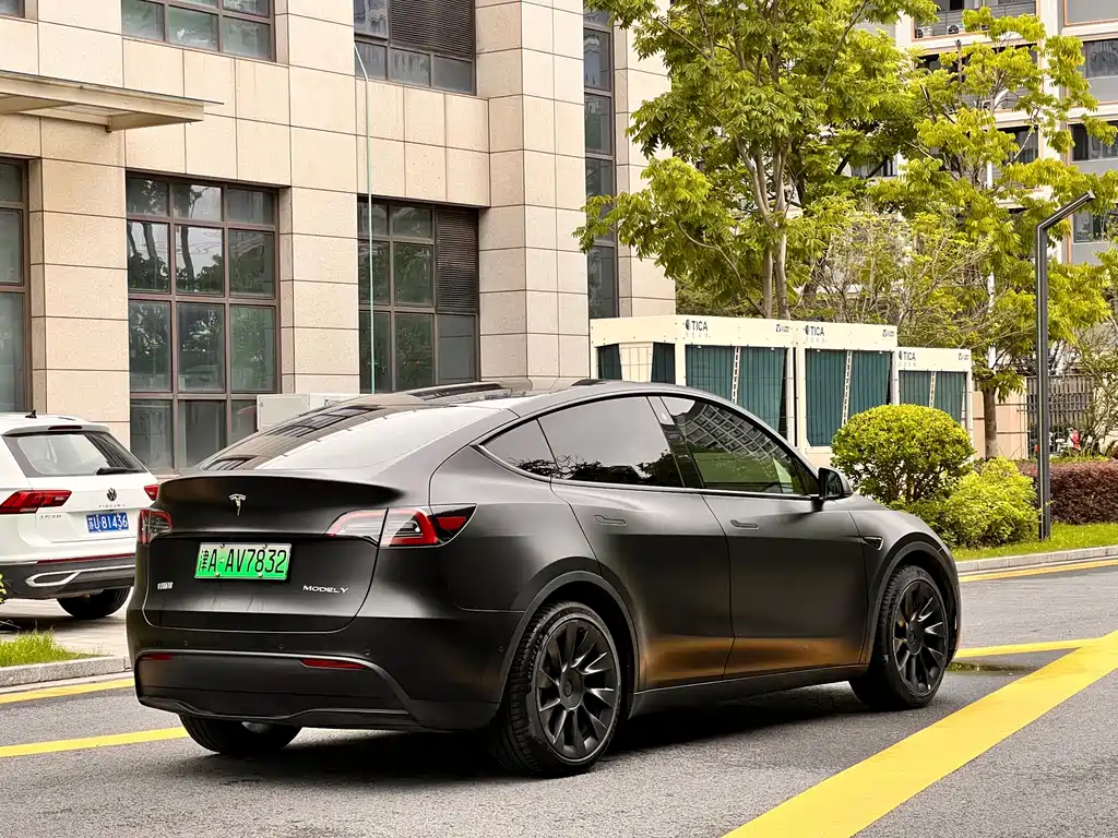 Tesla Model Y 2022 — фото 15
