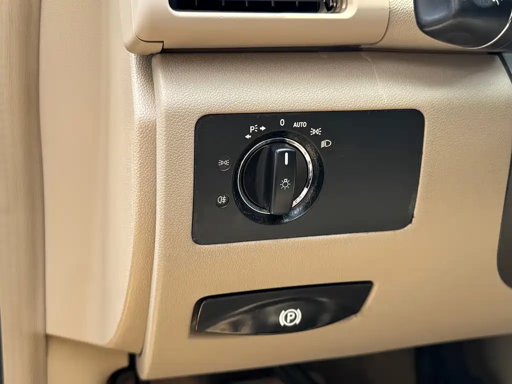 Mercedes-Benz R-Class 2017 — фото 11