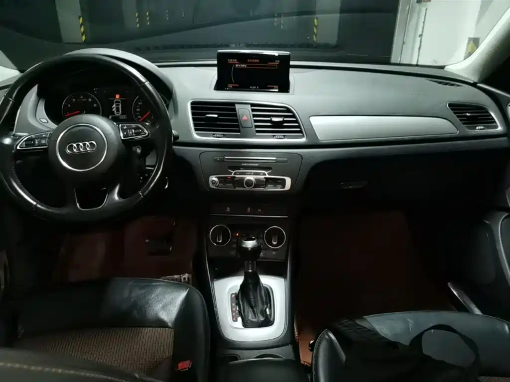 Audi Q3 2016 — фото 16