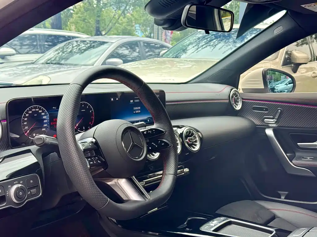 Mercedes-Benz A-Class 2025 — фото 14