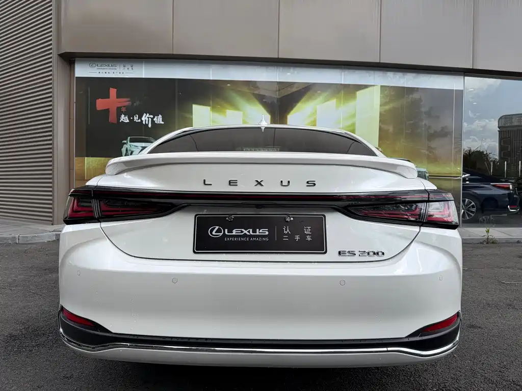 Lexus ES 2025 — фото 9